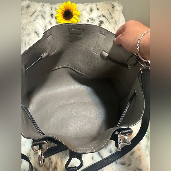 Calvin Klein Elegant Black Tote - Picture 7 of 9